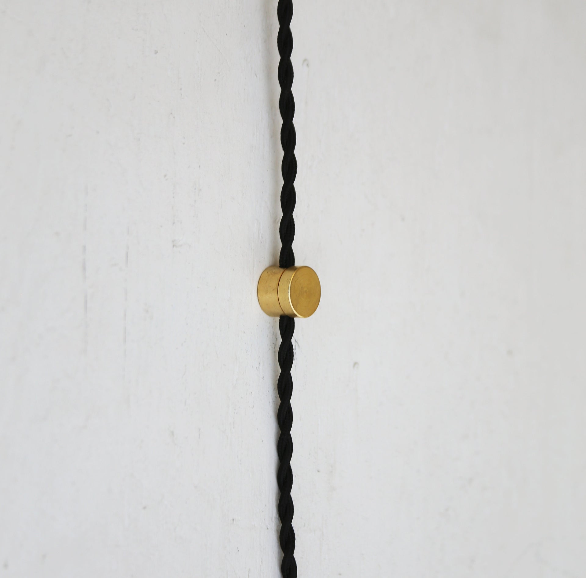 Cord tie for plug-in light, cord tie for plug in light fixture