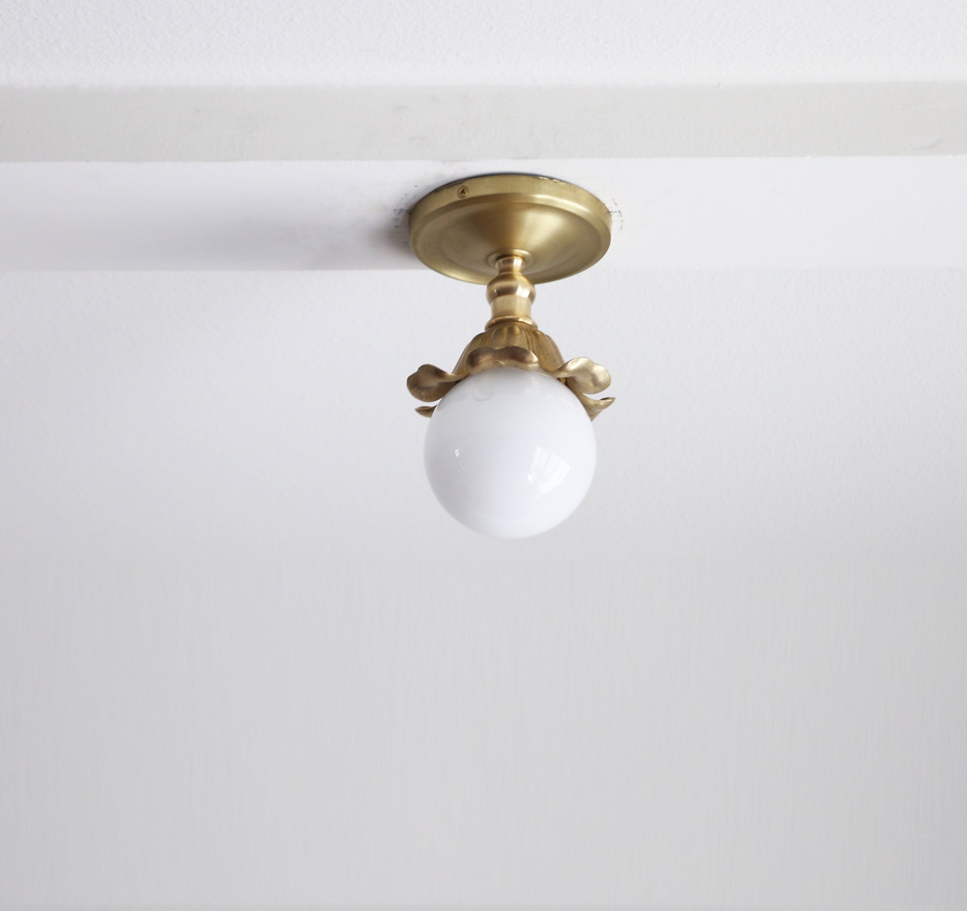 Brass ceiling light with flower lamp holder, Classic brass ceiling light