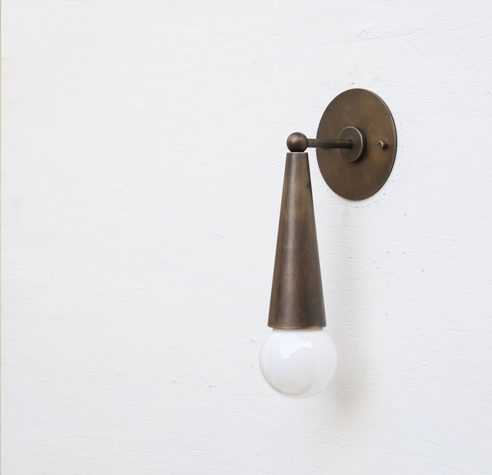 Aged Brass  Wall Sconce light - Casting Brass Wall Sconce Light- Minimal Sconce Light