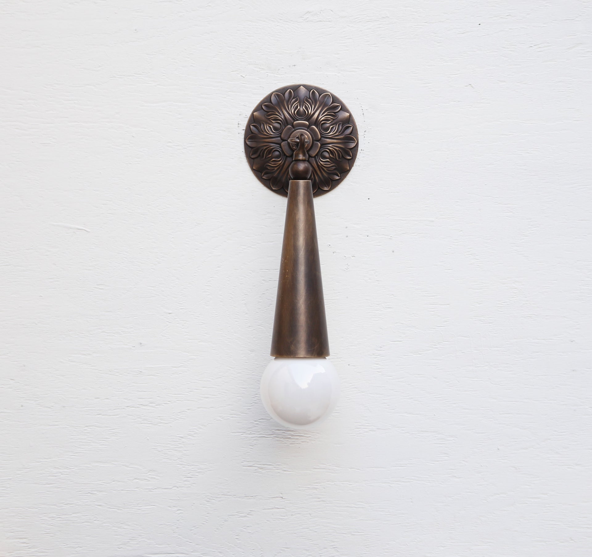 Aged Brass  Wall Sconce light - Casting Brass Wall Sconce Light- Minimal Sconce Light