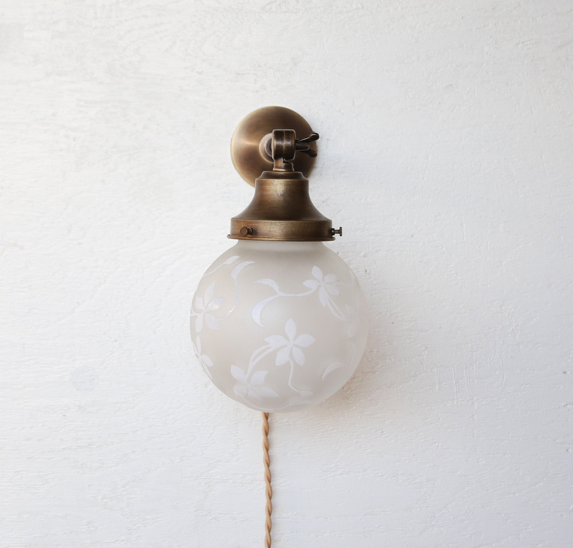 Pug-in Brass Wall Sconce  light, Modern brass light,  Aged  brass finish wall sconce light, Minimal Sconce Light
