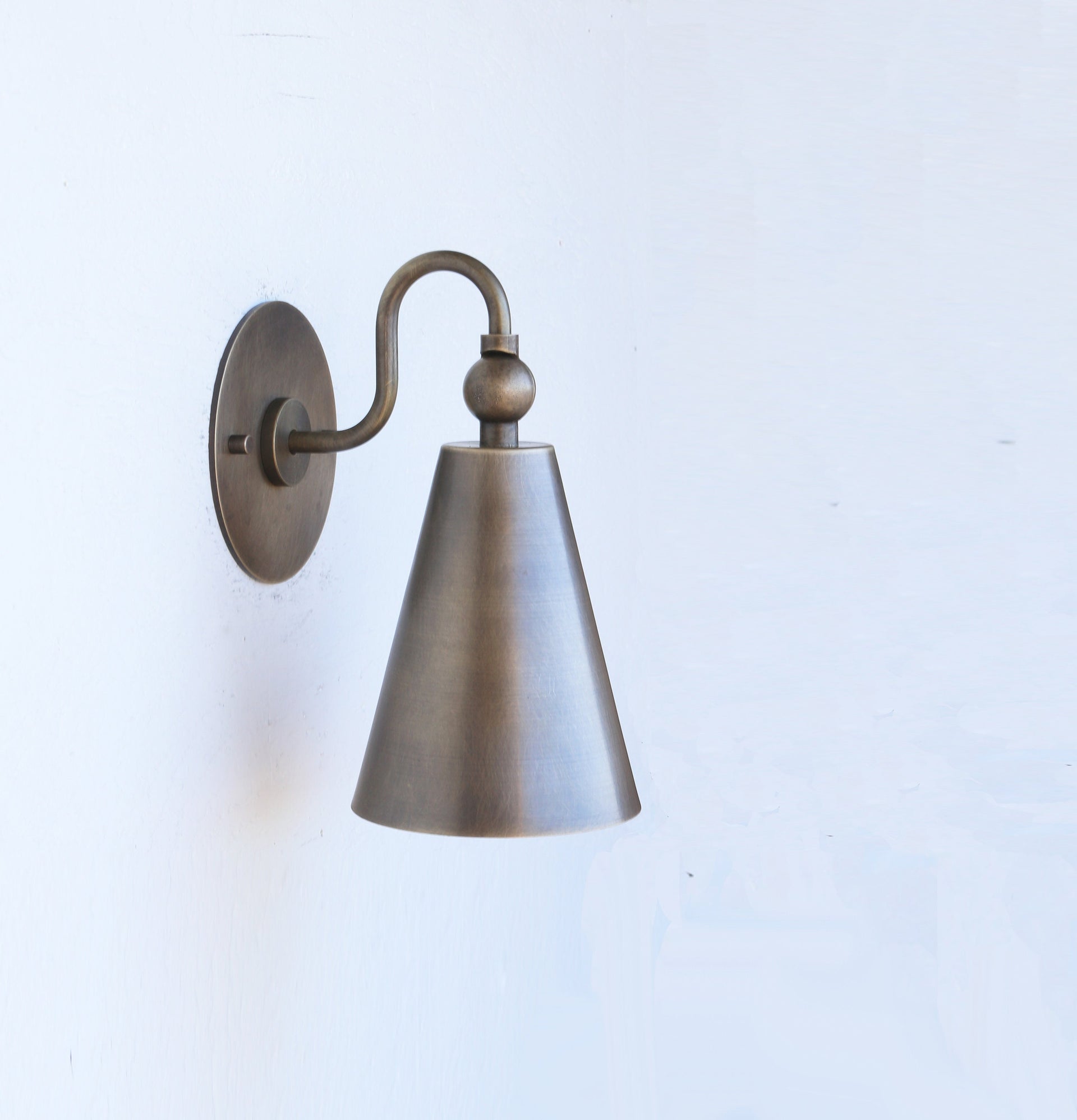 Aged Brass  Wall Sconce light - Casting Brass Wall Sconce Light- Minimal Sconce Light