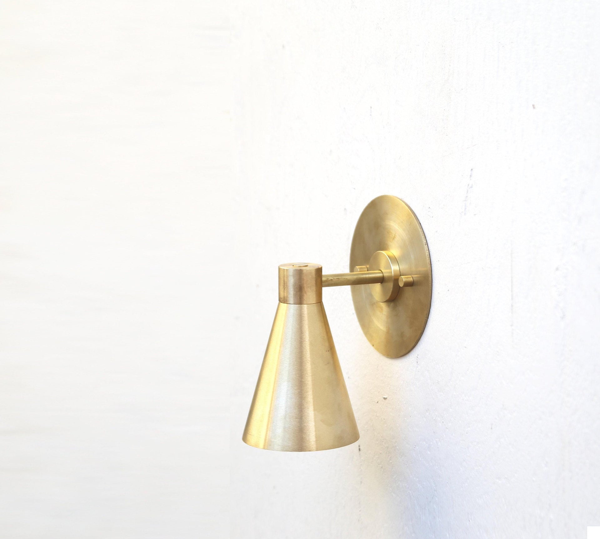 Brass Wall Sconce light, Modern brass light, Un-lacquered brass wall sconce light, Minimal Sconce Light, UL Listed No.0076