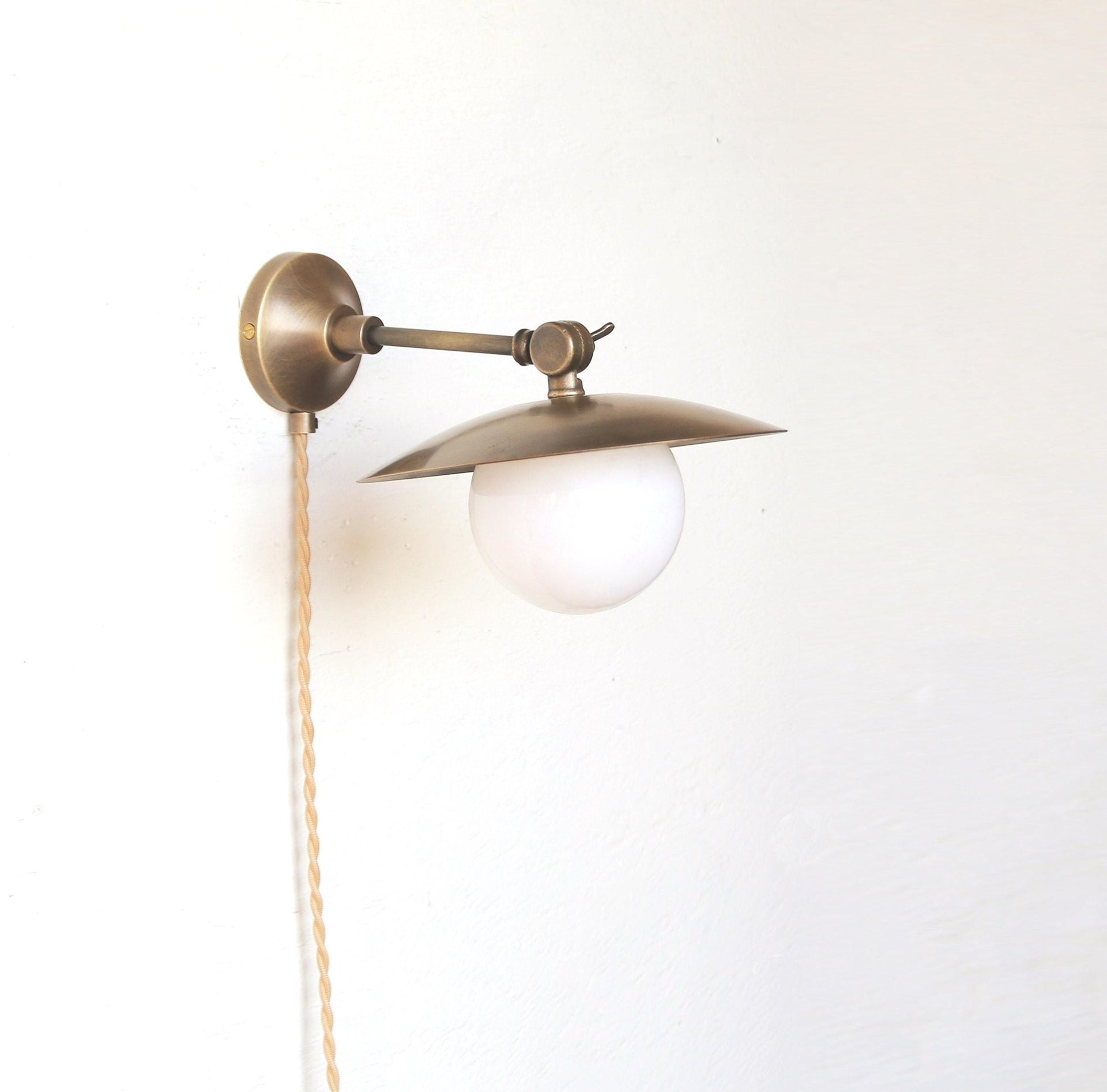 Pug-in Brass Wall Sconce light, Modern brass light, Aged brass finish wall sconce light, Minimal Sconce Light PPQ4, No.0213