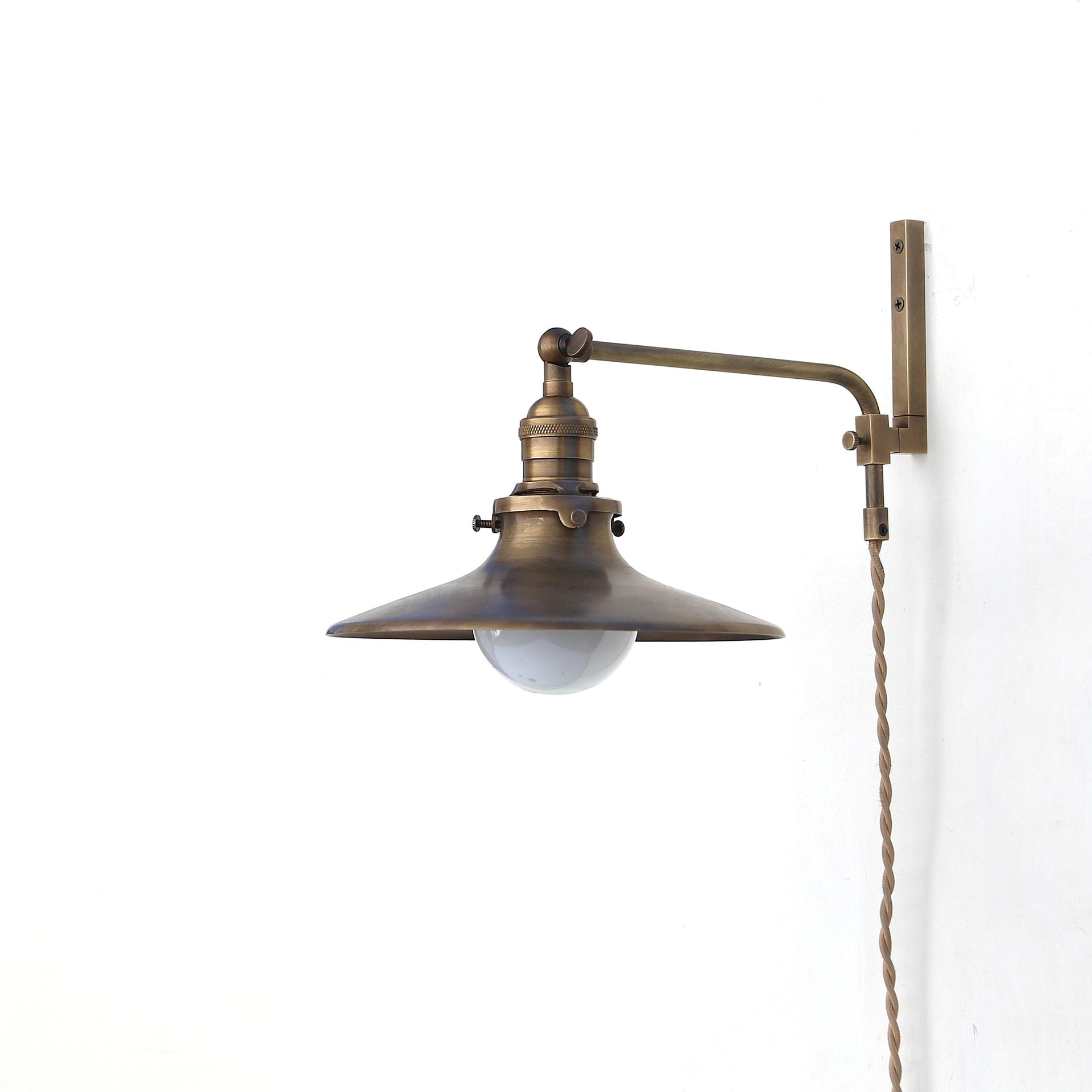 Plug-in Brass Wall Sconce light, Modern brass light, Wall Sconce light with cream finish shade No.0257