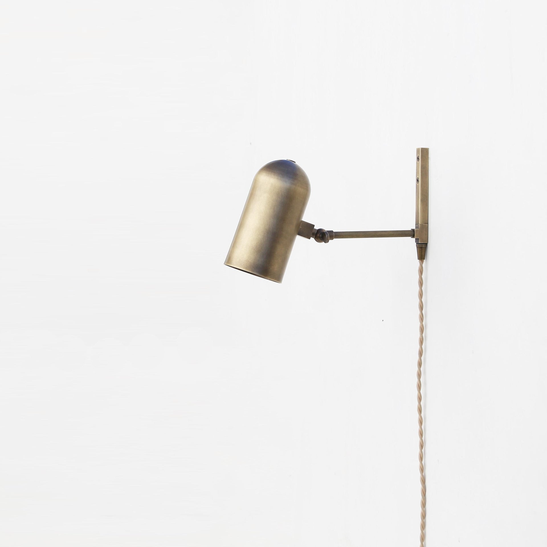 Adjustable Plug-in  Wall Sconce Light, Minimalist Plug-in Wall Sconce Light No.0078