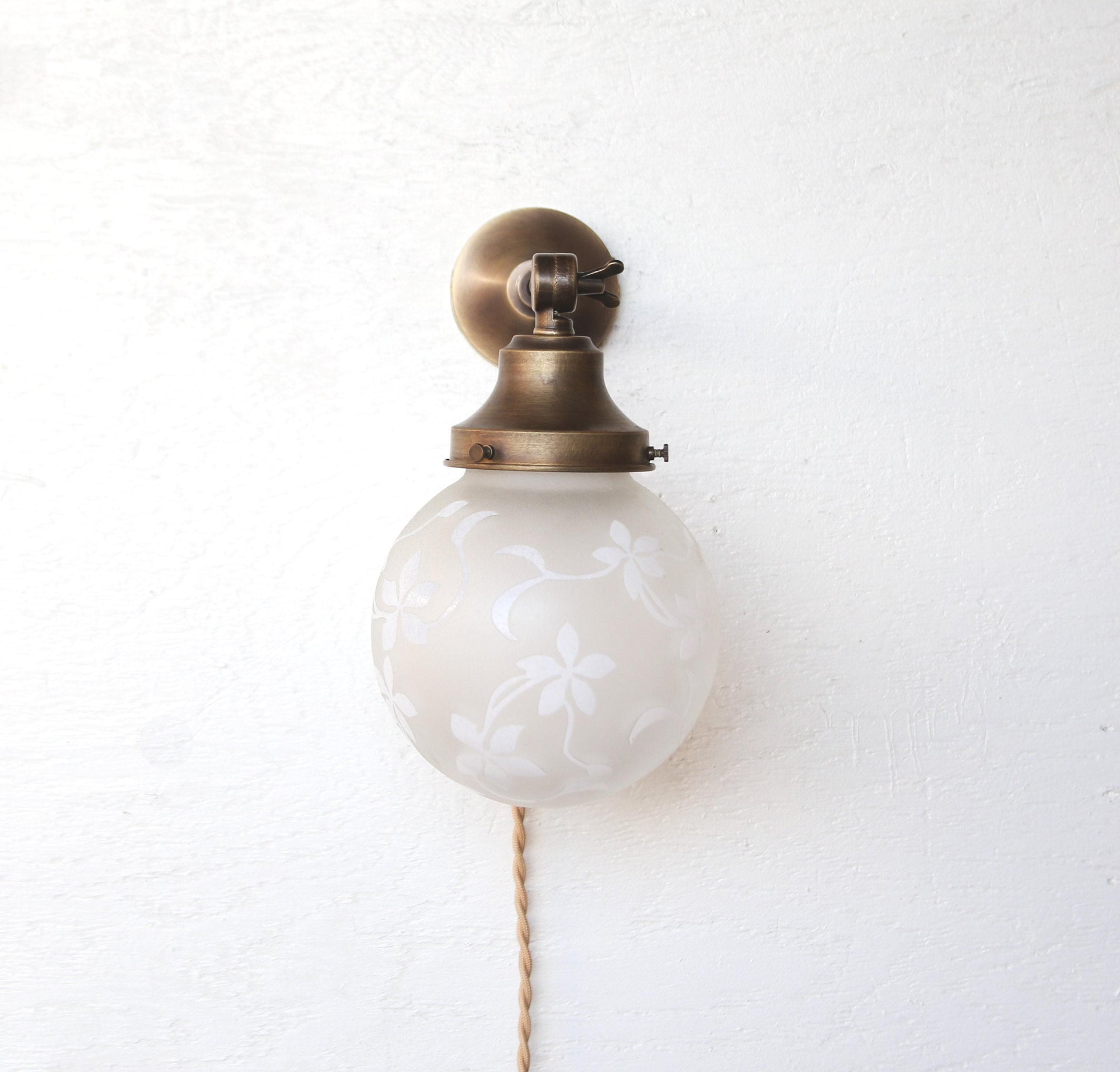 Pug-in Brass Wall Sconce  light, Modern brass light,  Aged  brass finish wall sconce light, Minimal Sconce Light, No.0243