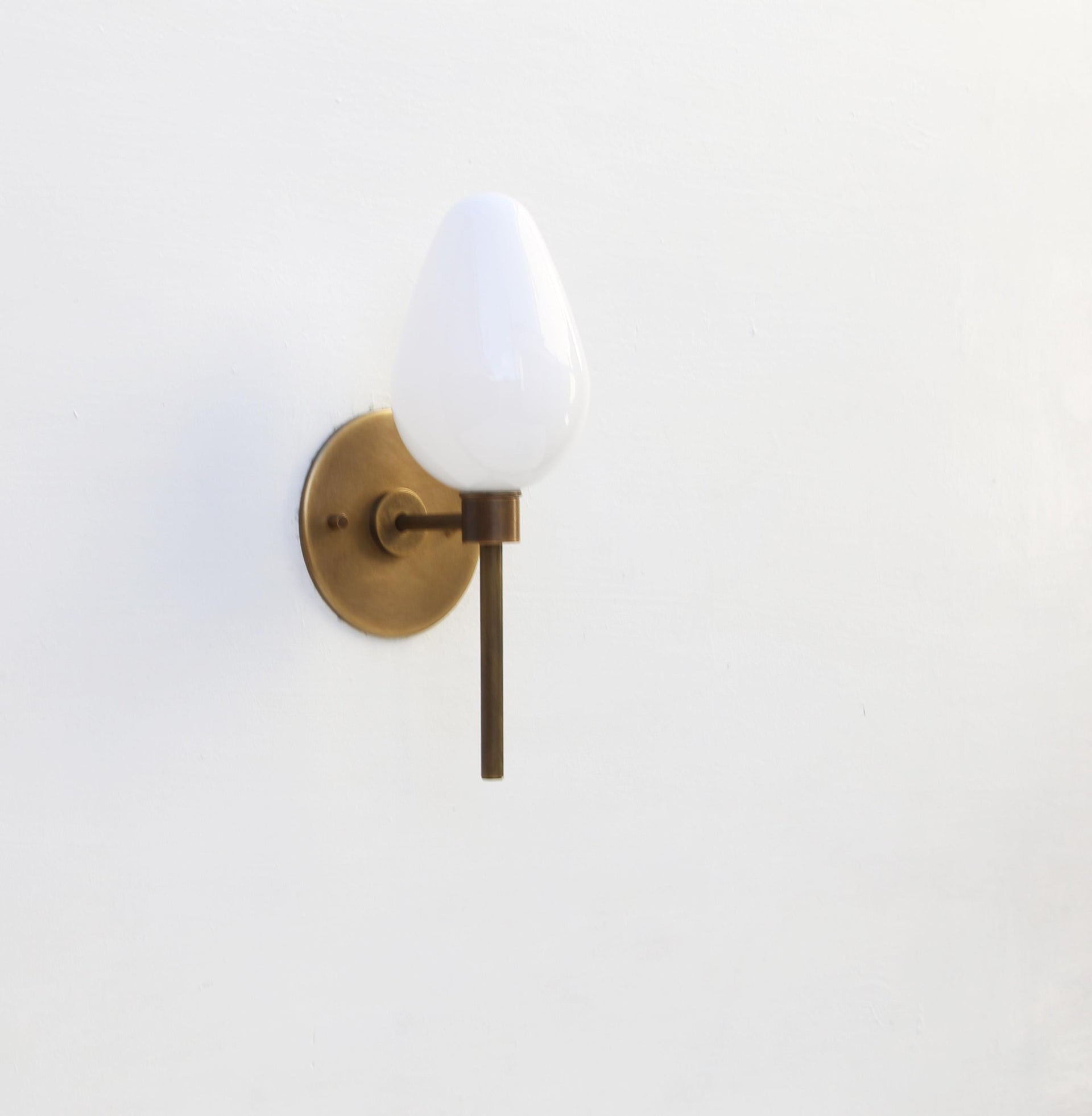 Bathroom Vanity, Vanity Fixture, Mid Century Brass Wall Sconce  light,  UL Listed. YAG-Tulip  No.4099