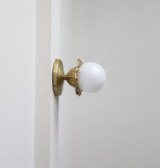 Brass wall sconce light with flower lamp holder, Classic brass ceiling light